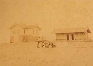 ANTIQUE ALBUMEN PHOTOGRAPH HIGH SOCIETY AT BEACH OCEAN NARRAGANSETT NEWPORT RI ? - Picture 1 of 4
