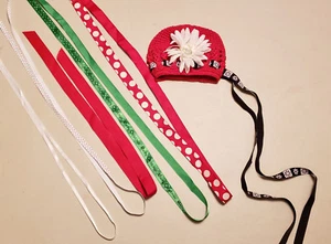 Cappello rosso all'uncinetto bambina berretto gioiello fiore + nastro aggiuntivo, taglia neonato/bambino - Foto 1 di 4