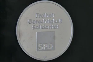 Seltene Willy Brandt Medaille Silber Münze höchste Auszeichnung SPD Mitglieder - Picture 1 of 9