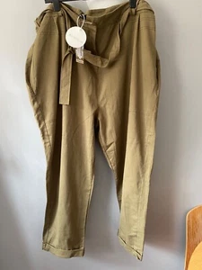 Boohoo loose fit paper bag waist turnup trousers - Picture 1 of 8