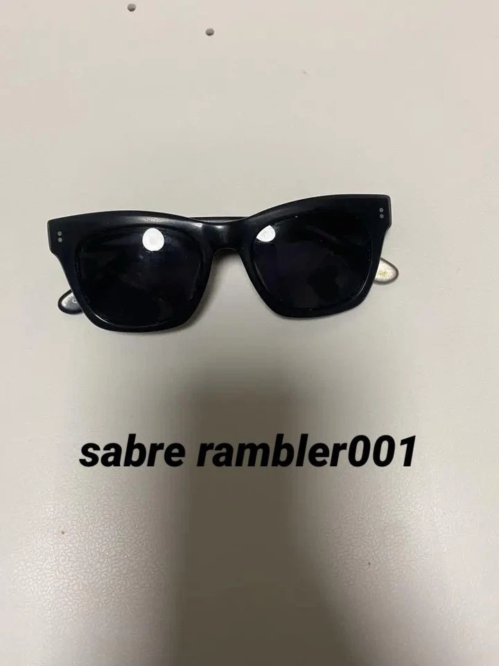 USADO PRECIO REDUCIDO: GAFAS DE SOL CUADRADAS NEGRAS SABRE RAMBLER 001 M-D97F Foto 1 de 3