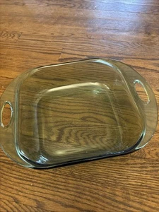Anchor Hocking Green Glass Bake Dish 8x8 inch Two Quart 20x20cm 2 L w Handles - Picture 1 of 3