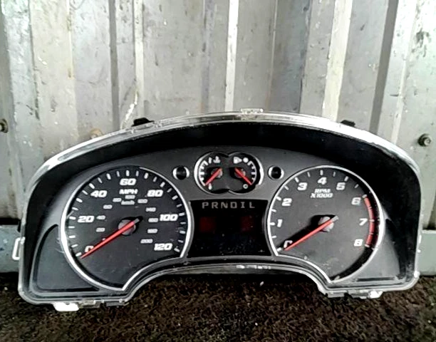Chevrolet Equinox 2007 velocímetro cuadro de instrumentos calibre MPH - usado Foto 1 de 3