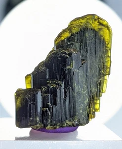 Pleochroic Epidote Colorful Gemmy Floater Crystal with step growth terminations - Picture 1 of 7
