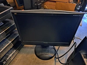 Viewsonic VG1932wm 19" Monitor 1440x900 LCD Widescreen Monitor w/Speakers - Picture 1 of 6
