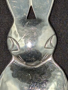 Raro cucchiaio da bambino modernista di Adda Husted Andersen - coniglio in argento sterling anni '60 - Foto 1 di 5