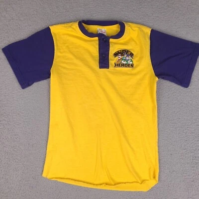 Camiseta Disney Store Super Héroes Niños Grande Amarilla Henley Buzz Lightyear Woody Foto 1 de 4