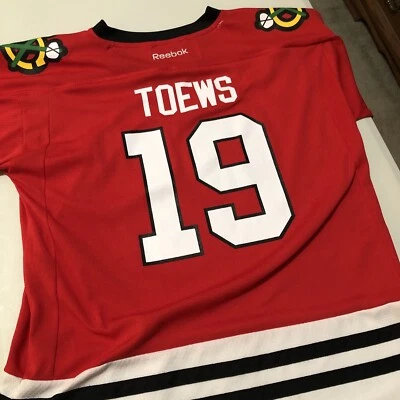Camiseta Reebok NHL Blackhawks Roja Juvenil L/XL Jonathan Toews Captain Extra Grande Foto 1 de 4