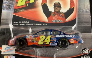 CERCHIO DEI VINCITORI 2004 - AUTO + CARTA - NASCAR #24 - JEFF GORDON - FONTANA 2004 VITTORIA - Foto 1 di 6
