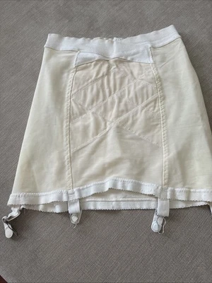 De colección MILADY Fondo Abierto Faja Elastizada SATÉN Liguero Falda Mediana LEER Foto 1 de 4