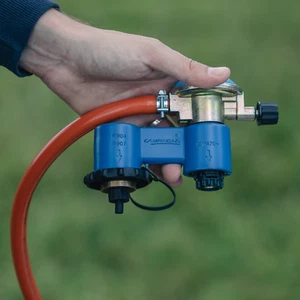 Campingaz Twin Connection Regulator Kit CV/R With Gas Hose and Clips - Picture 1 of 10