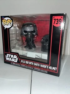 Funko Pop! Star Wars - Kylo Ren con casco de Darth Vader Deluxe #739 - COMO NUEVO - Imagen 1 de 7