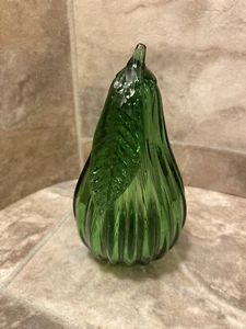 Green Glass Ribbed Pear and Leaf Design, Preowned great condition  - Picture 1 of 3