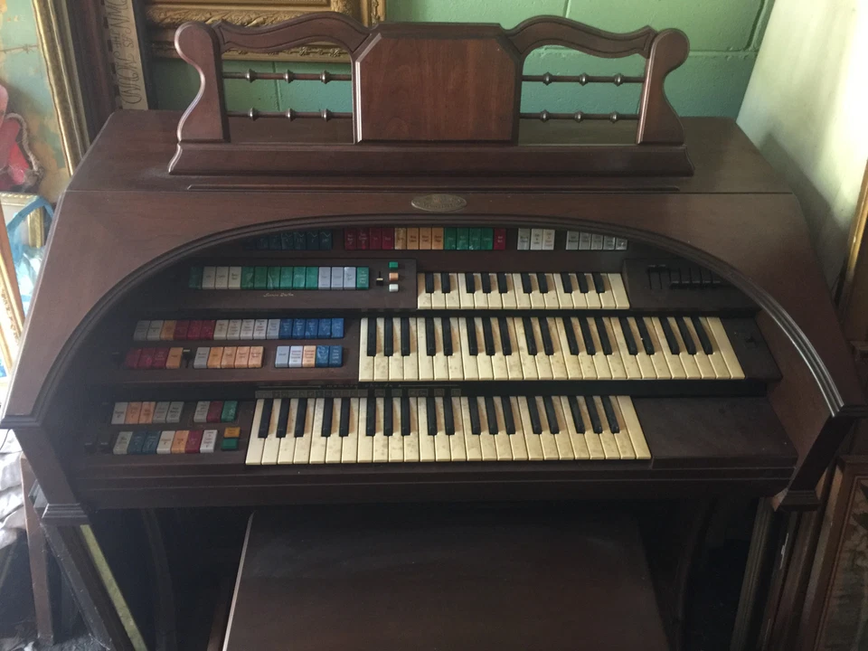 Consola de órgano eléctrica de teatro Wurlitzer 630TA Foto 1 de 1