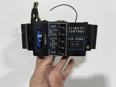 Interruptor calentador climatizador aire acondicionado delantero OEM 70-1981 MERCEDES W123 W116 W107 R107 Foto 1 de 4