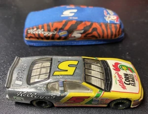 Racing Champions 1999 Terry Labonte 1:64 Kelloggs Chevy Monte Carlo w Car Cover - Picture 1 of 6