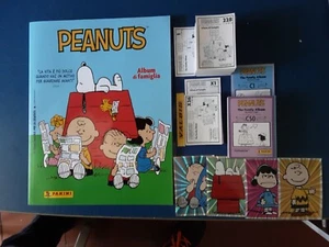 ALBUM+SET 264 FIGURINE+50 CARDS+4 LIMITED PENUTS PANINI '24 NOVITÀ - Foto 1 di 3