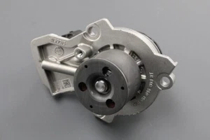 Genuine VW Polo 6C Audi Skoda Fabia SEAT 15-on water pump (1.4 TDI) 04B121011G - Picture 1 of 3