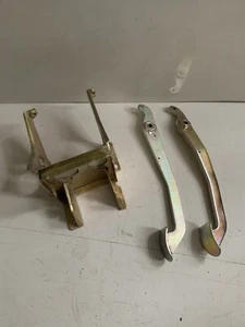 MGB GT & Roadster Pedal Box Bracket AHH8421 1968-1978 & Pedals AHH8522 AHH6154 - Picture 1 of 24