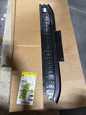 OEM GM Radiator Air Lower Baffle 2019-24 SILVERADO SIERRA  1500 GM # 84981204 - Image 1 of 4