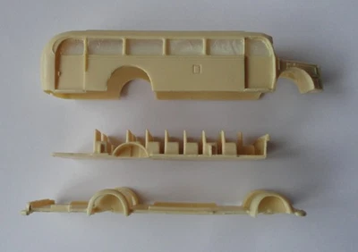 MEK  1:87  Modellbausatz 3teilig  Mercedes-Benz O 5000 - Bild 1 von 4