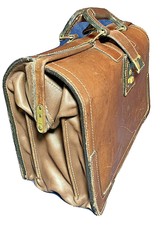 Vintage brown leather classic lawyer doctor briefcase attache XL large