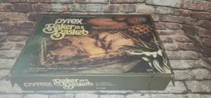 Vintage Pyrex 2330 Baker in a Basket Baking Dish NIB! - Picture 1 of 5
