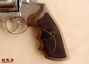 KSD Brand Colt Python (Pre 2020) Compatible Walnut Grips Double-Checkering - Picture 1 of 3