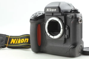 SN/30xxx [TOP NEUWERTIG mit Trageriemen] Nikon F5 analoge Spiegelreflexkamera 35 mm schwarzes Gehäuse aus Japan - Bild 1 von 12