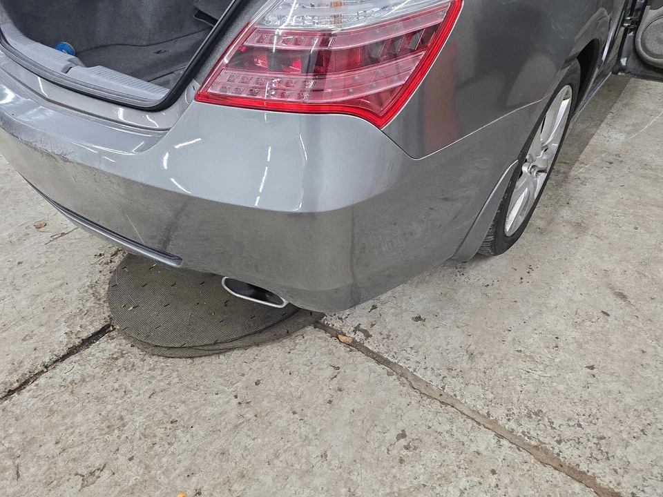 Used Rear Bumper Assembly Rear fits: 2010 Acura Rl w/o park assist Rear Grade C Foto 1 de 4