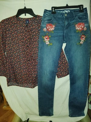 Gap Girls Sz. XXL 14-16 Blue Floral Blouse - Sz. 14 Skinny Jeans - Image 1 of 4