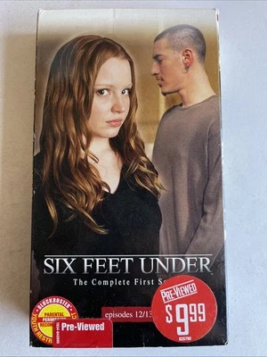 Six Feet Under Season One Vhs, Ep 12/13 - Imagem 1 de 2