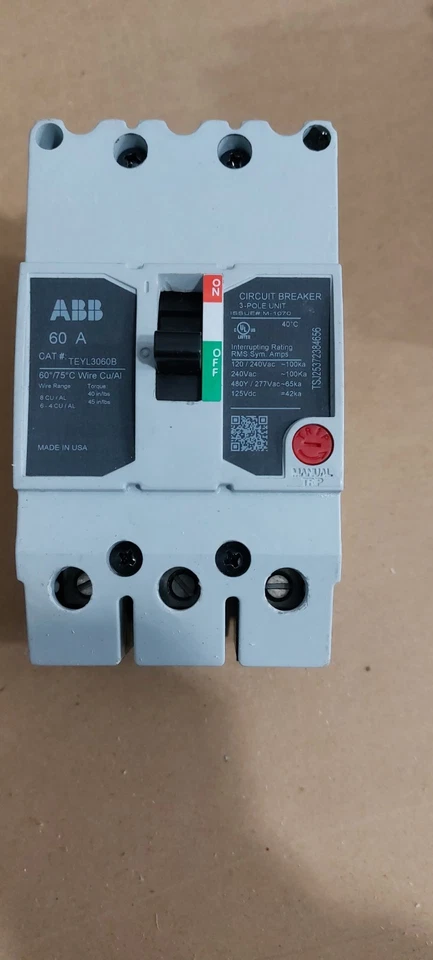 Interruptor trifásico 60 amperios Foto 1 de 4