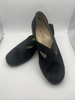 Zapatos planos sin cordones de gamuza negros Kumfs talla 40 M (9,5 EE. UU.) hechos en Nueva Zelanda Foto 1 de 4