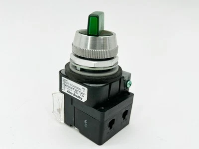 Interruptor selector Allen Bradley 800T-2HGH2KB6AX 2 posiciones verde 130VDC Ser.V Foto 1 de 4