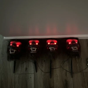 Vintage Blow Mold Werewolf Heads Red Light Up Eyes Yard Stake Walkway Halloween - Picture 1 of 15