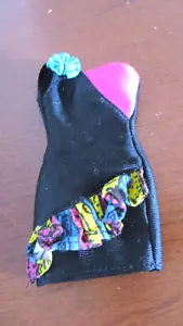 ROPA BARBIE~ VESTIDO CORTO NEGRO CON VOLANTES DE UN HOMBRO~ Lote B244 - Imagen 1 de 2