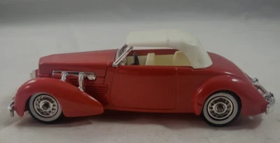 Matchbox Models Of YesterYear 1937 Cord Model 812 YY-18 - Image 1 of 4