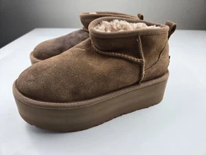 Stivali UGG donna classici ultra mini platform, taglia 7 - Foto 1 di 8