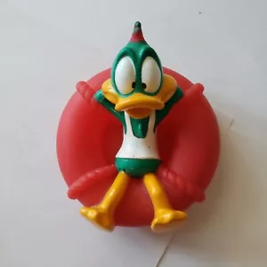Warner Bros Tiny Toon Adventures Plucky Duck 1998 en tubo interior balsa roja bañera juguete - Imagen 1 de 8