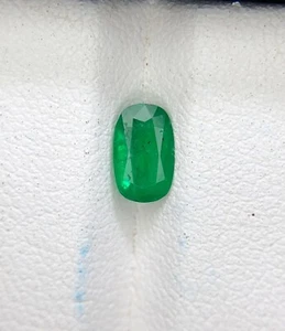 0.60 Ct Natural Emerald Green Color Cushion Shape loose Gemstone From Pakistan - Picture 1 of 9