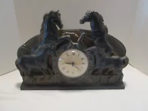 Orologio da parete vintage Wild Horses Mantel #5021 funzionante USA alto 12” anni 70 - Foto 1 di 15