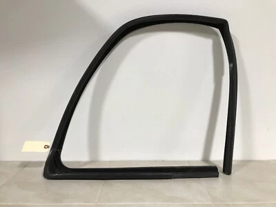 Jeep Patriot 2011 marco de ventana de puerta de pasajeros delantero derecho moldura sello/ajuste OEM Foto 1 de 4