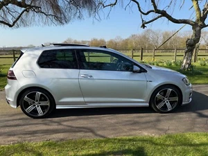 VW GOLF R 2.0 4 MOTION DSG 2016 PANO ROOF / CRUISE / NAV /H-SEATS / FSH - Picture 1 of 22