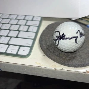 JOHNNY MILLER Signed Callaway Golf Ball - Picture 1 of 2