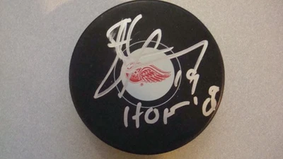 STEVE YZERMAN AUTOGRAPHED DETROIT RED WINGS HOCKEY PUCK SIGNED "HOF 09" JSA AU - Image 1 of 2