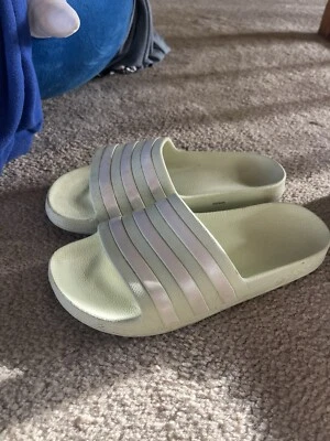 Adidas Adilette Comfort Slides para mujer talla 8 Foto 1 de 3