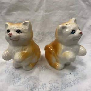 Vintage Orange & White Kitty Cat Matching Set Of Salt & Pepper Shakers - Picture 1 of 5