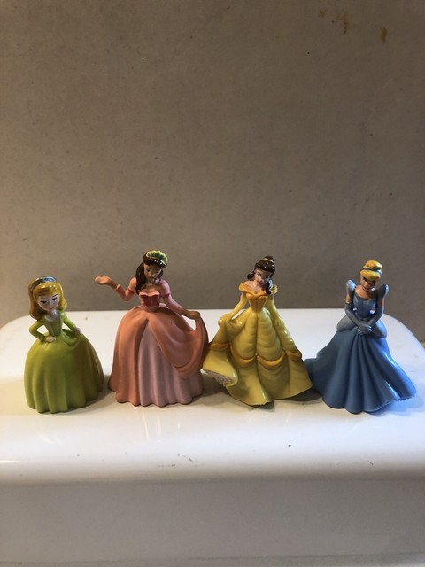 Princesses Cake Topper 2 peças Cupcake Toppers linda princesa em forma de  bolo toppers Cupcake Toppers linda princesa em forma de bolo toppers para  crianças festa fontes festa festa : : Juguetes