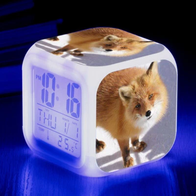 Reloj Despertador Digital LED de 7 Colores Fox Brillante Reloj Electrónico de Escritorio 3.15" con USB Foto 1 de 4